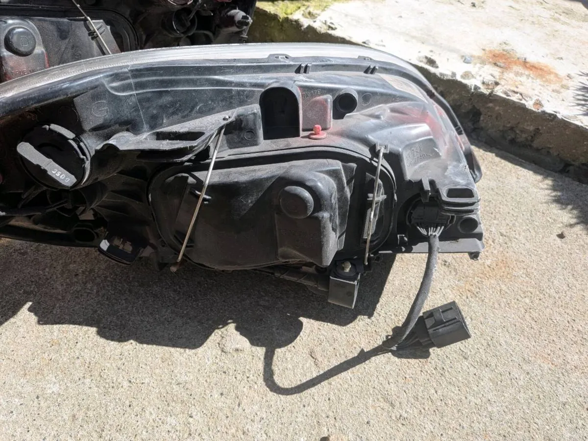 Volvo xc 60 headlamp - Image 3