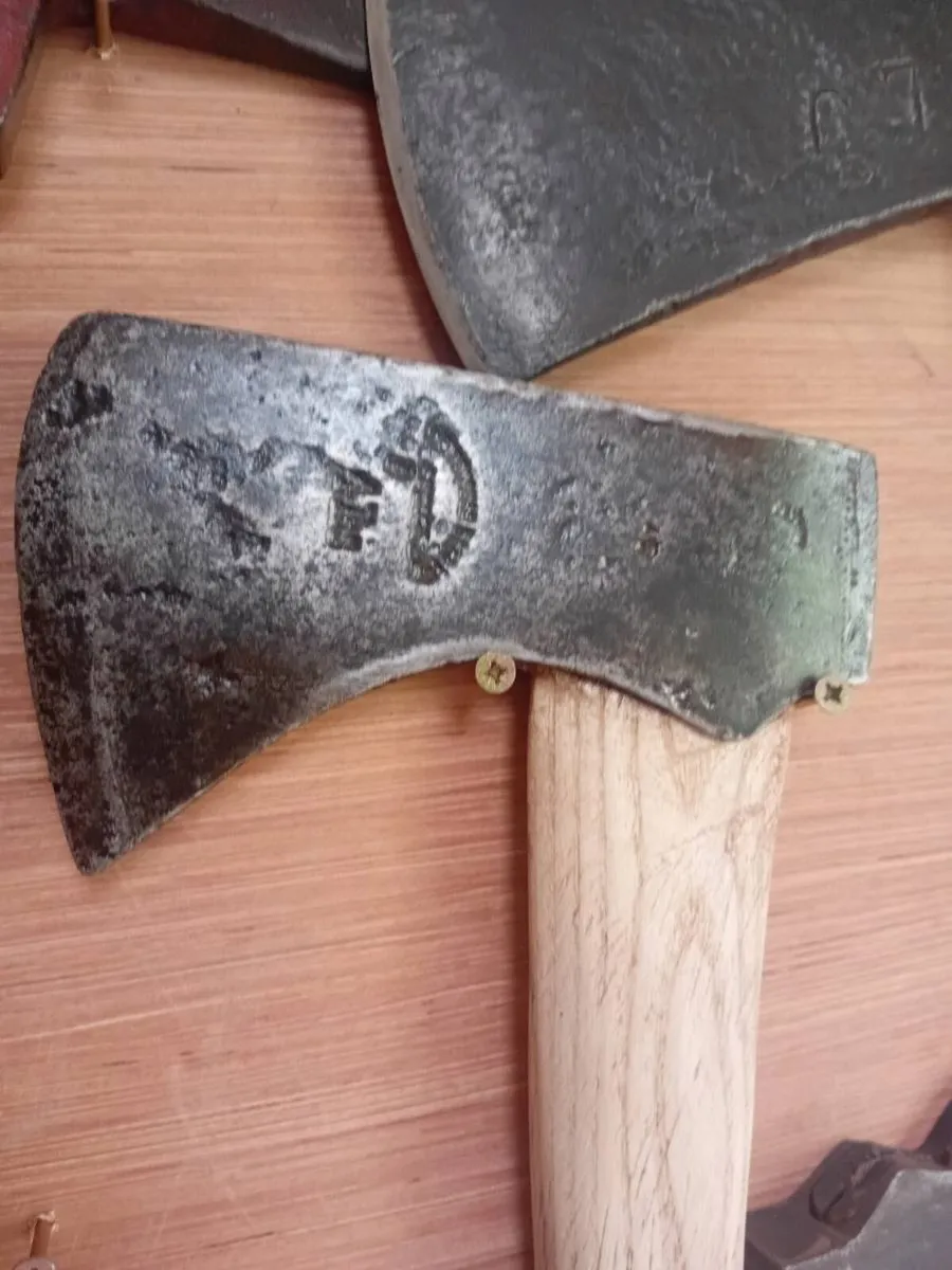 vintage axe - Image 3