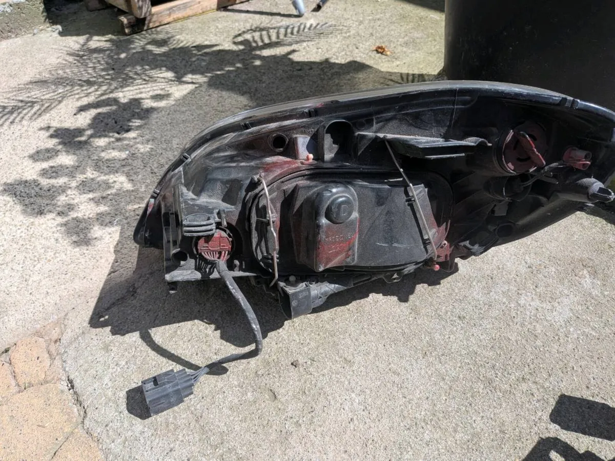 Volvo xc 60 headlamp - Image 4