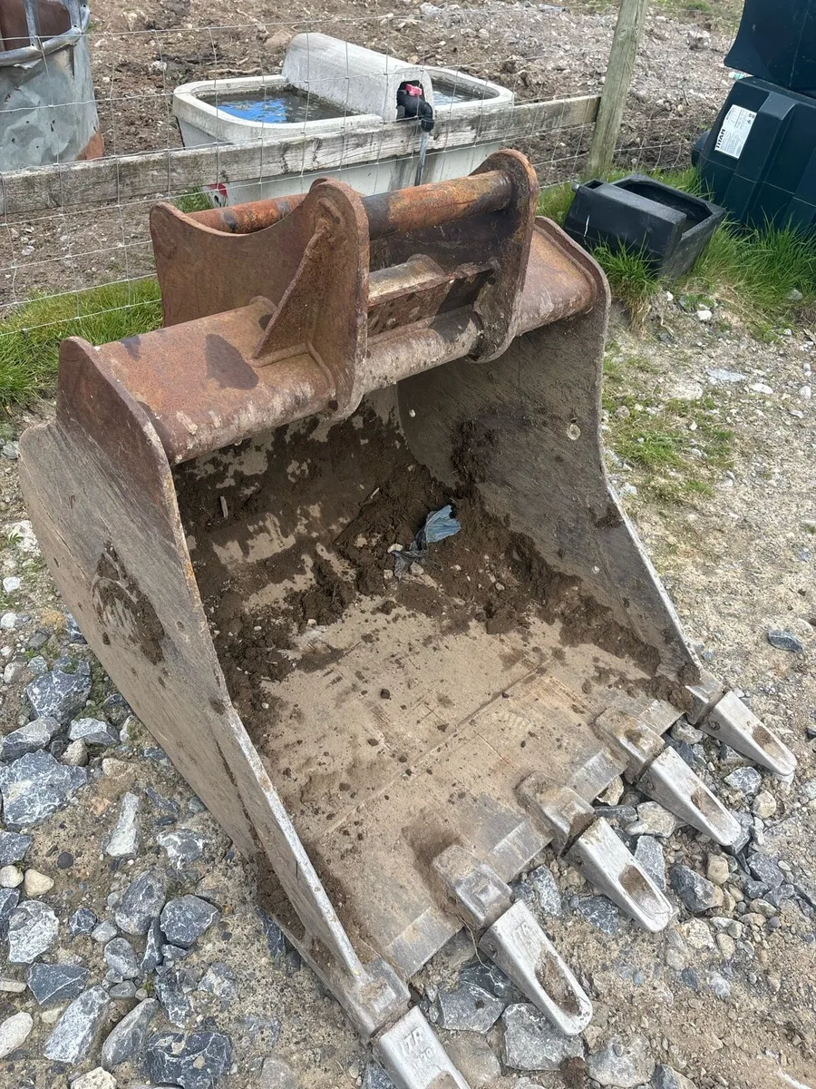 S60 Bucket - Image 1