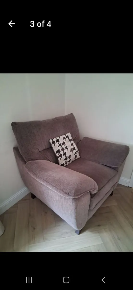 Corner sofa & snuggle chair - Image 3