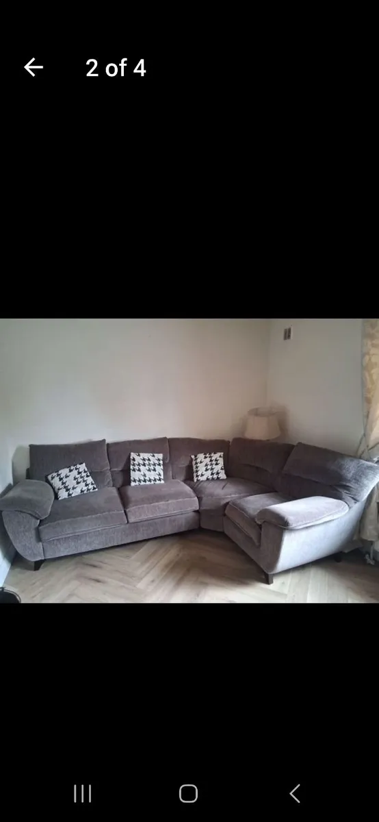 Corner sofa & snuggle chair - Image 4