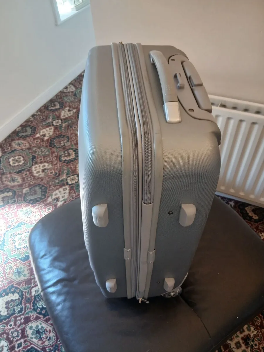 Large constellation suit case cost 90 used once