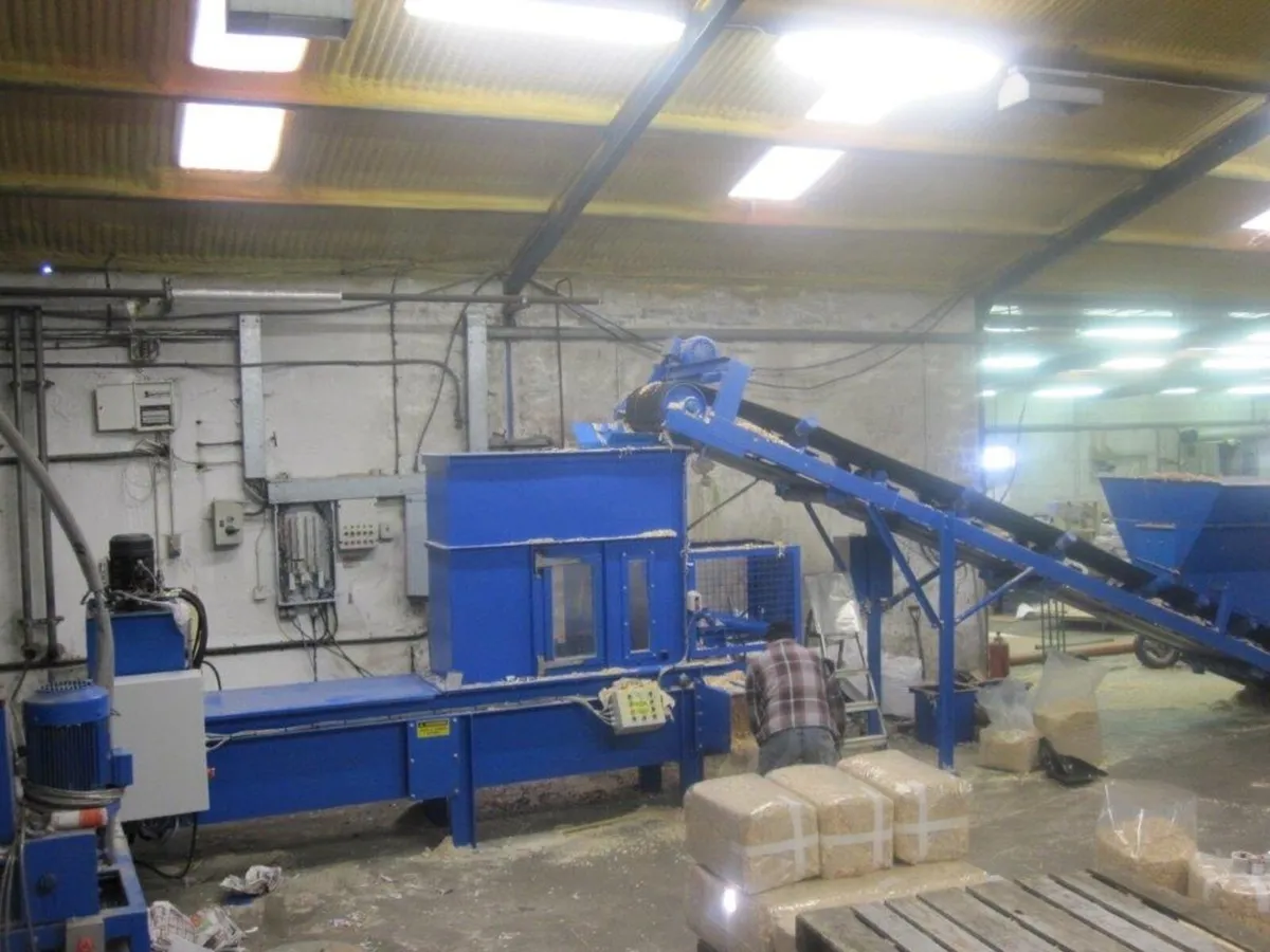 Wood shavings baler - Image 1