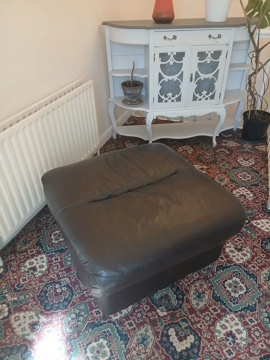 Large american leather otteman pouffe - Image 3