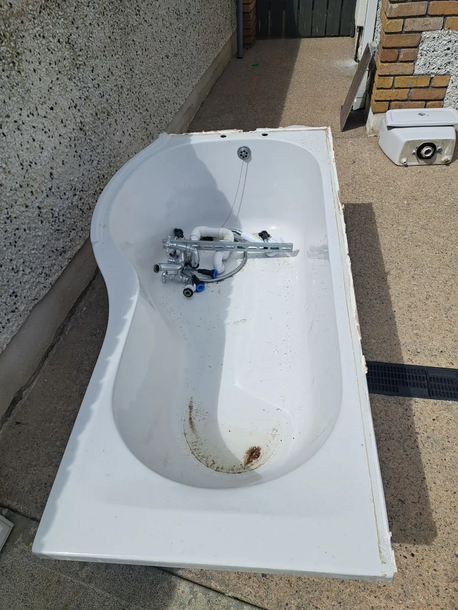 B-shaped Shower Bath - Image 3