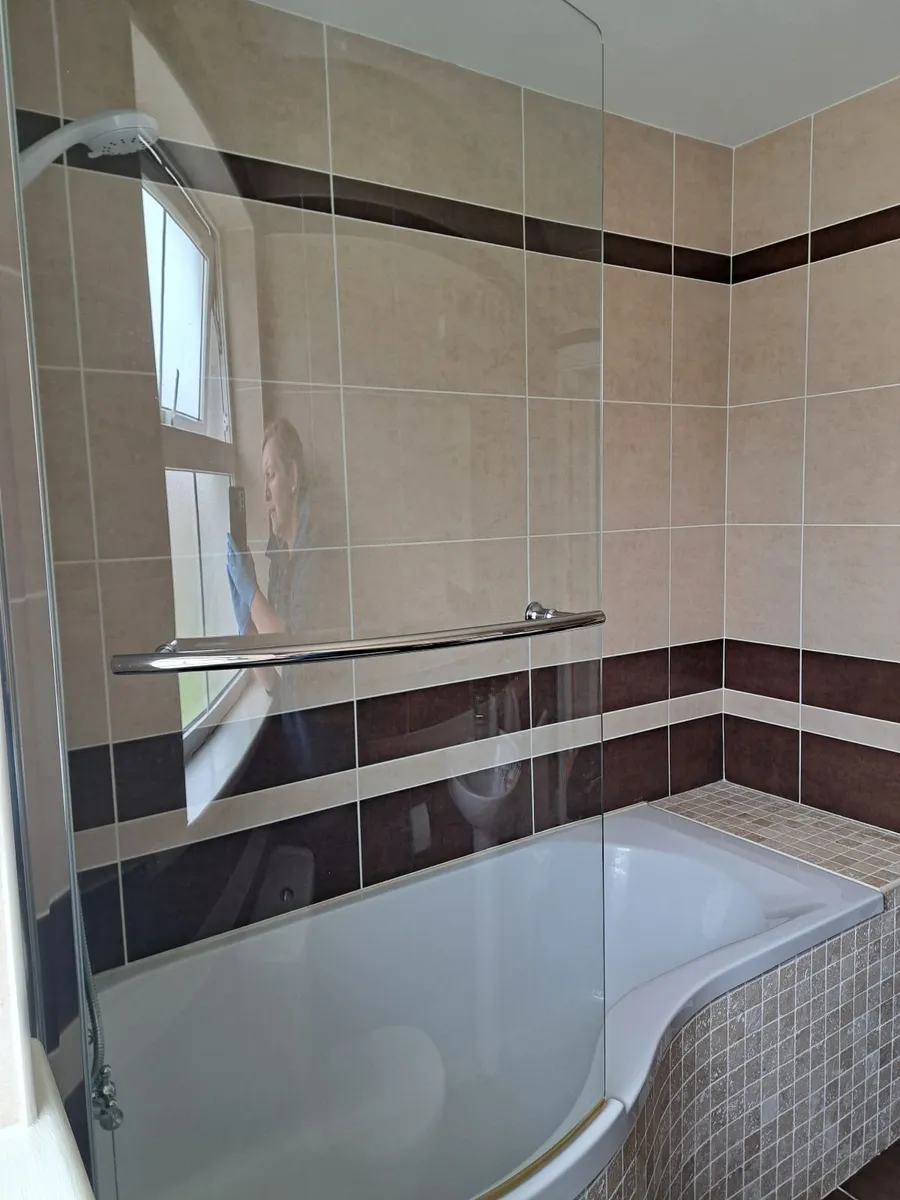 B-shaped Shower Bath - Image 4