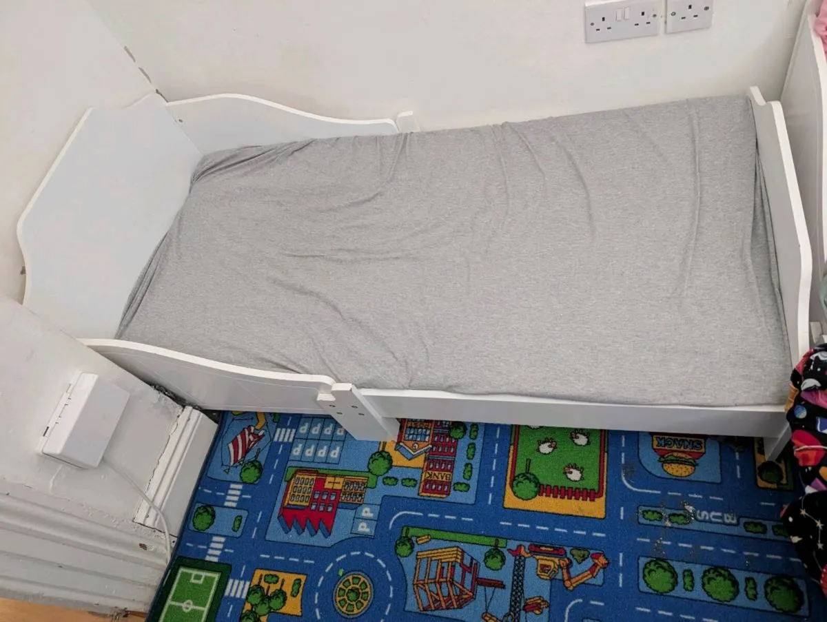 2 Toddler bed - Image 3