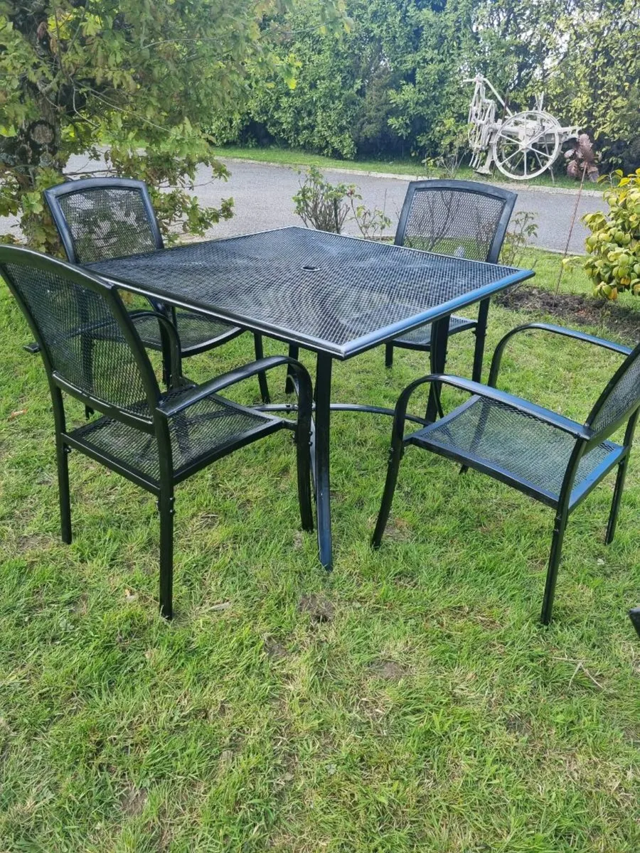 Aluminum garden table and chairs - Image 2