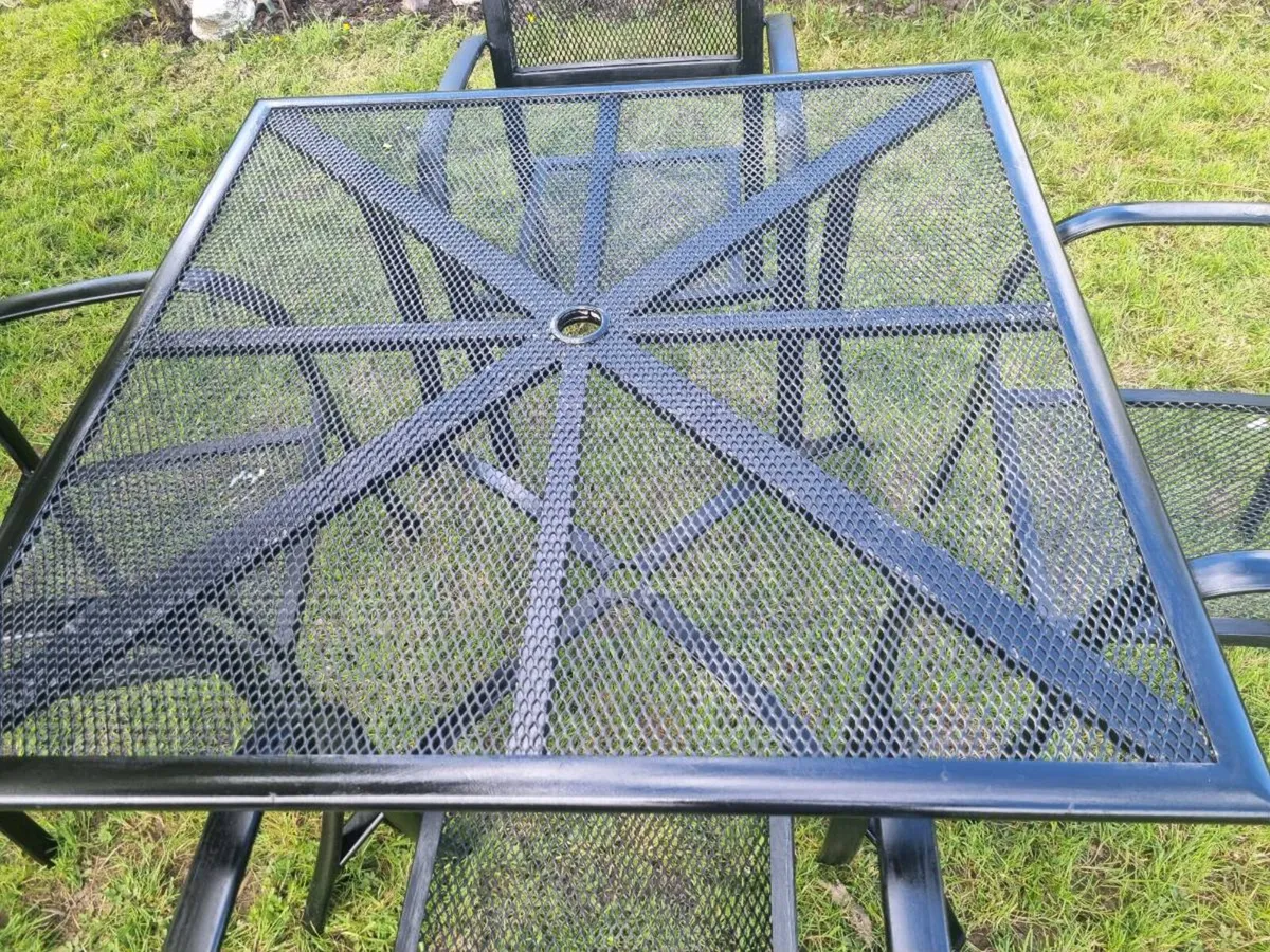 Aluminum garden table and chairs - Image 3