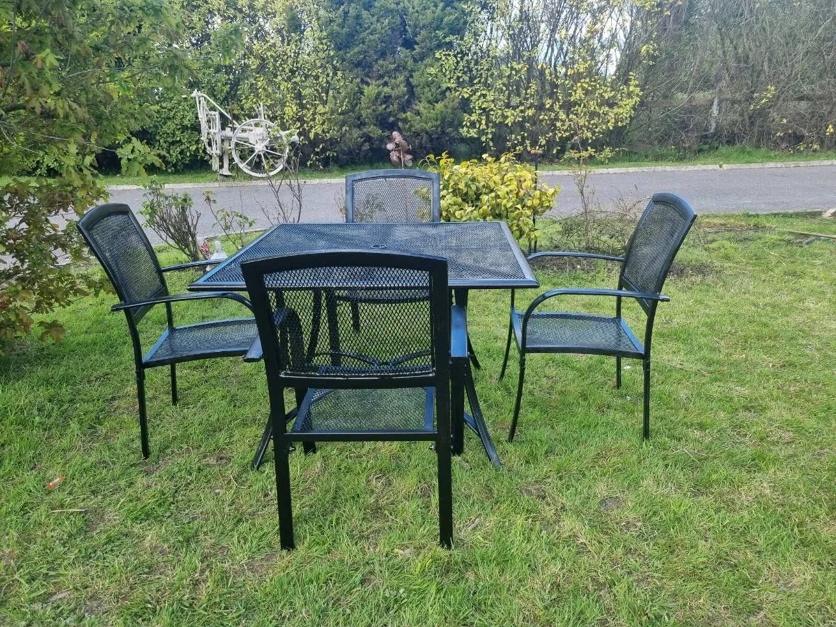 Aluminum garden table and chairs - Image 4