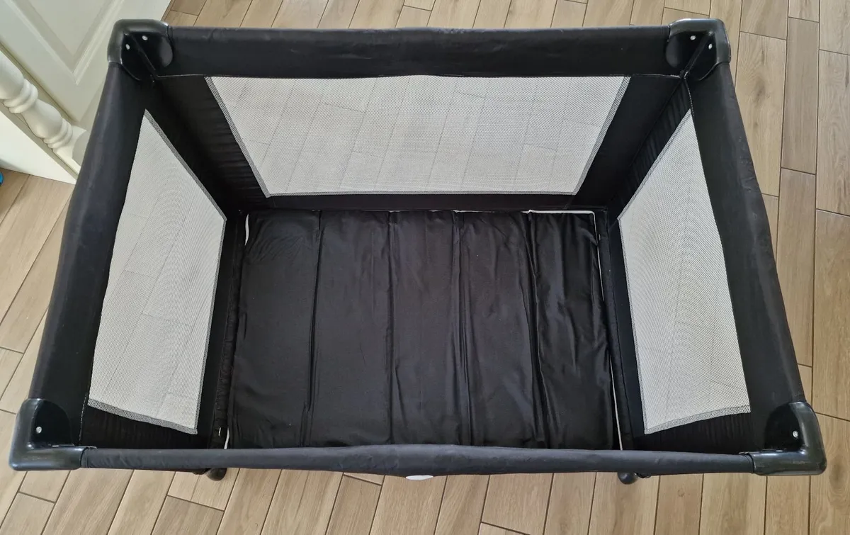 Travel Cot - Image 3