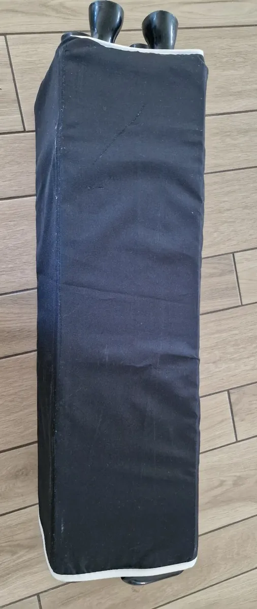 Travel Cot - Image 4