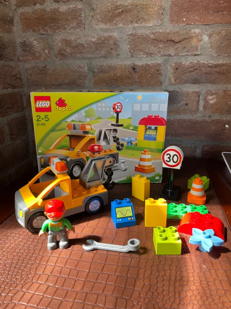 Lego Duplo Tow Truck - Image 1