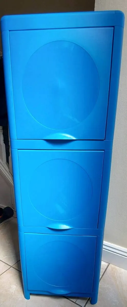 Plastic storage - Image 1