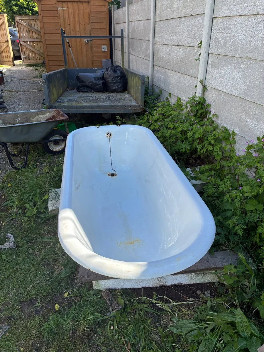 Antique Cast Iron Roll Top Bath - Image 3