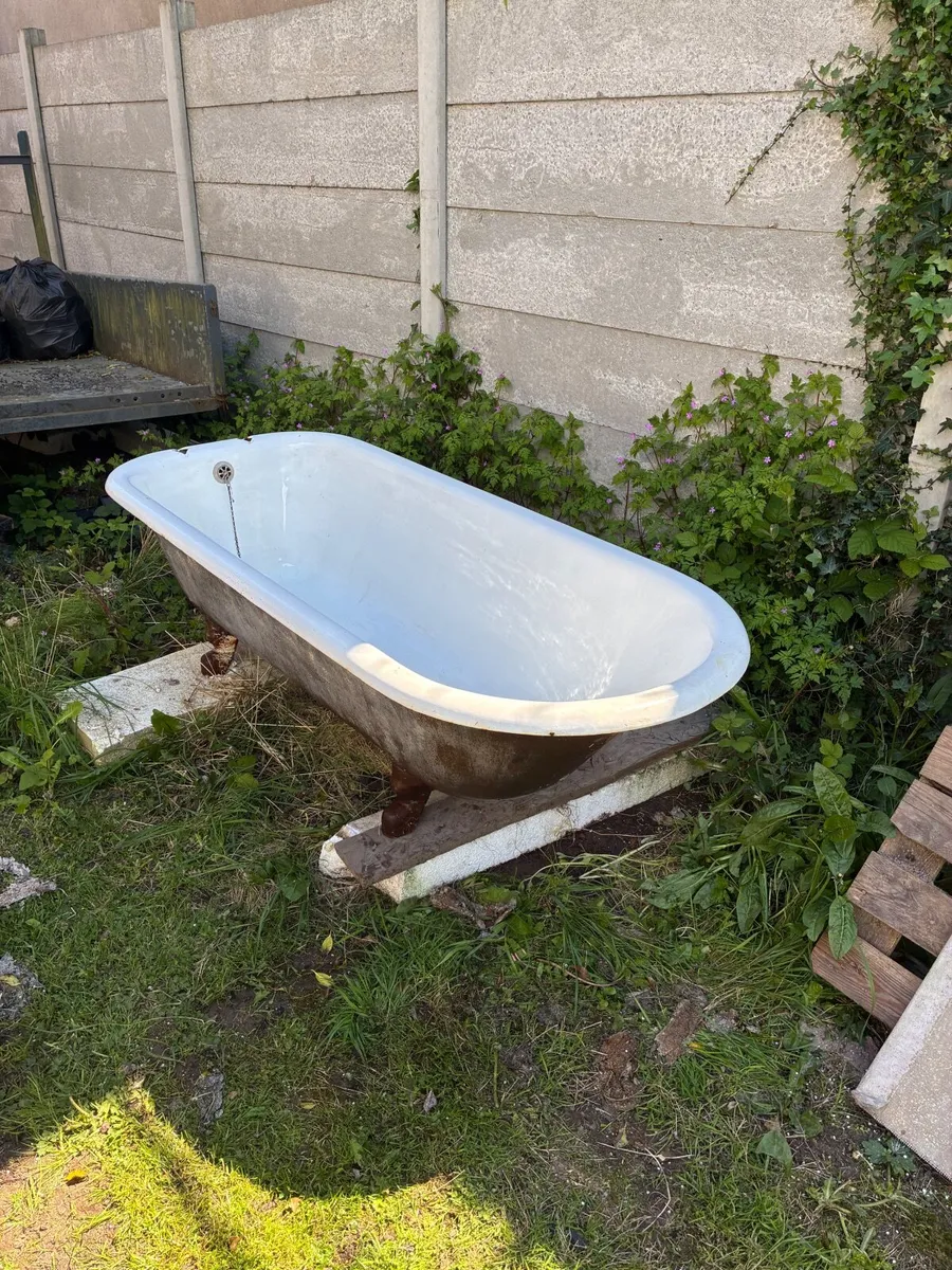 Antique Cast Iron Roll Top Bath - Image 4