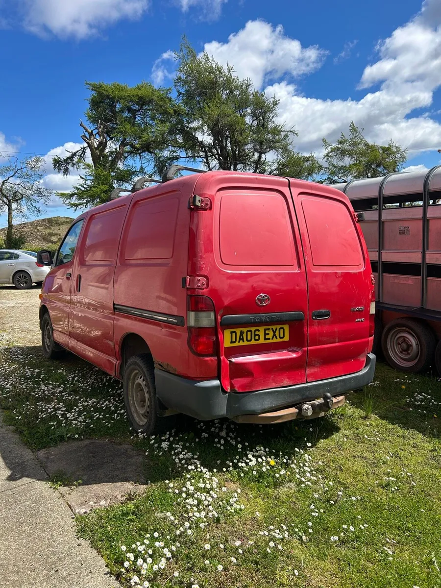 Toyota hiace and landcrusier - Image 4