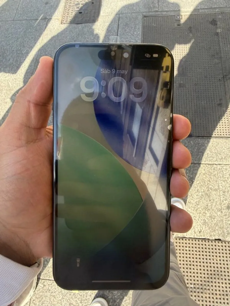 iphone - Image 1