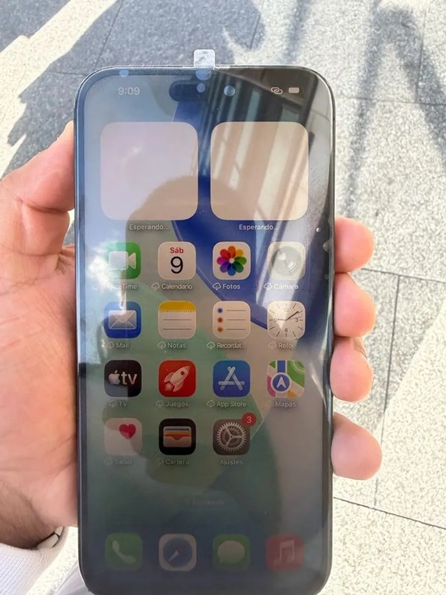 iphone - Image 2