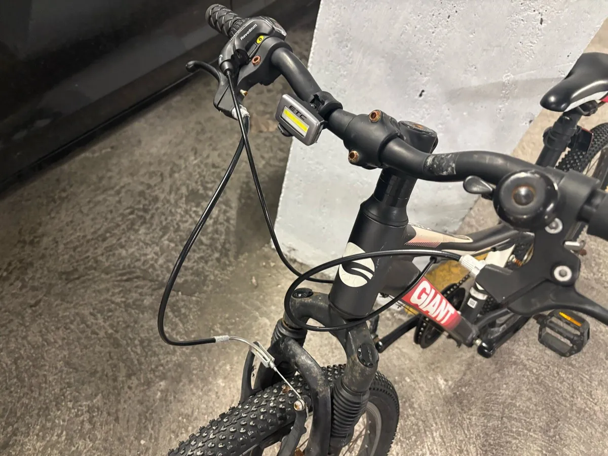 Giant Revel Mountain Bike - Image 4