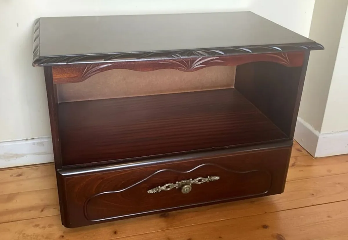 Rossmore Mahogany Cabinet – Stylish Storage Unit - Image 3