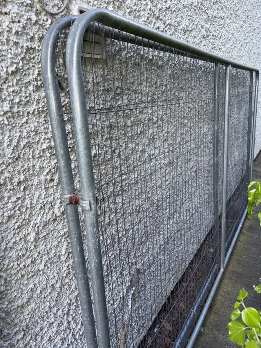 2 x Temporary Fencing Panels - 2m High x 3.5m Wide - Very Good Condition - Image 1