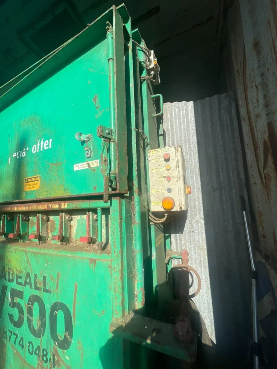 Carboard bailer - Image 2