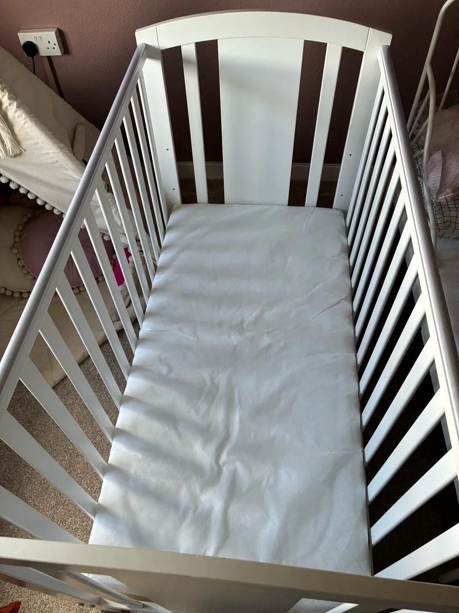 White Laba Cot with mattress, excellent condition. - Image 3
