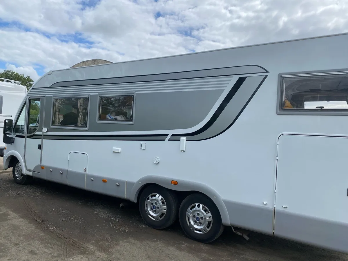 Motorhome - Image 4