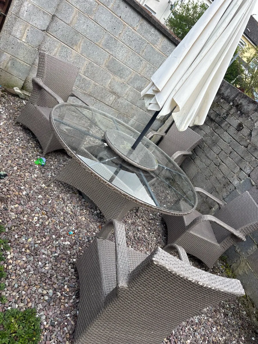 Garden furniture - Image 1