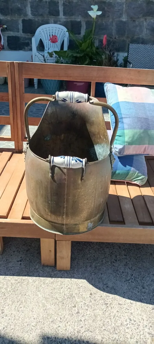 Coal skuttle Antique