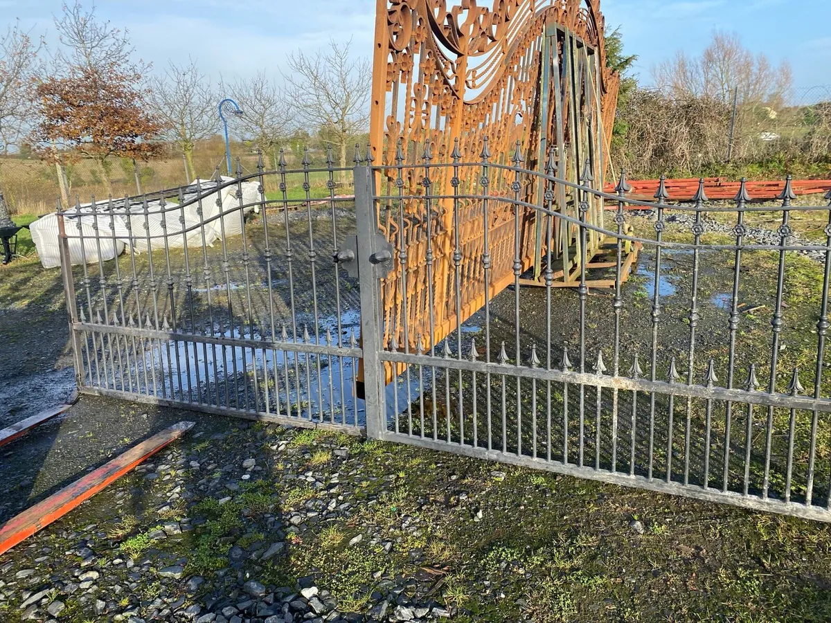 14’7” set of gates - Image 2