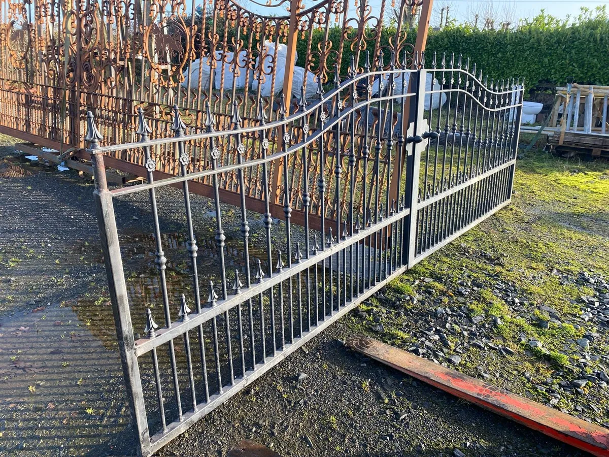 14’7” set of gates - Image 1