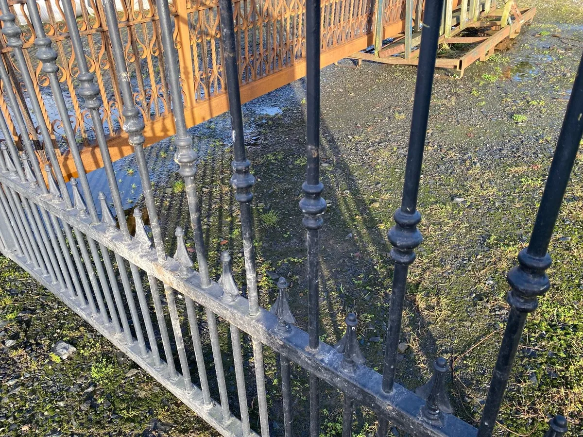 14’7” set of gates - Image 3