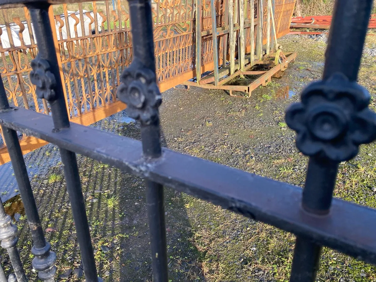 14’7” set of gates - Image 4
