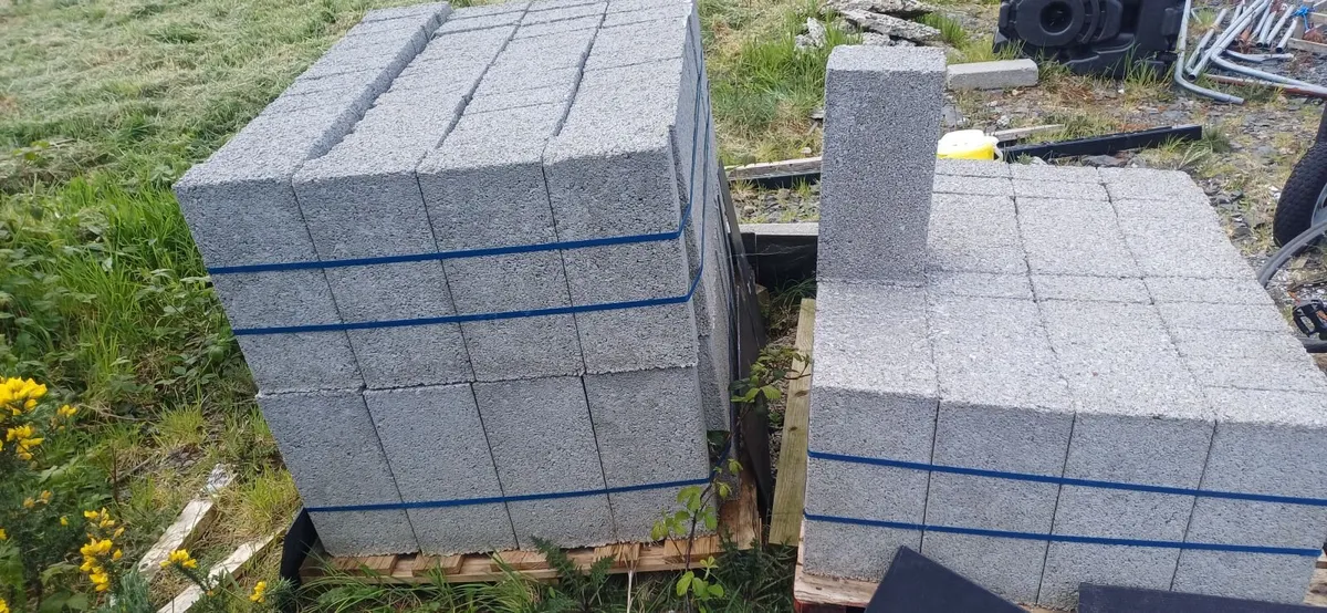 Concrete blocks - Image 1