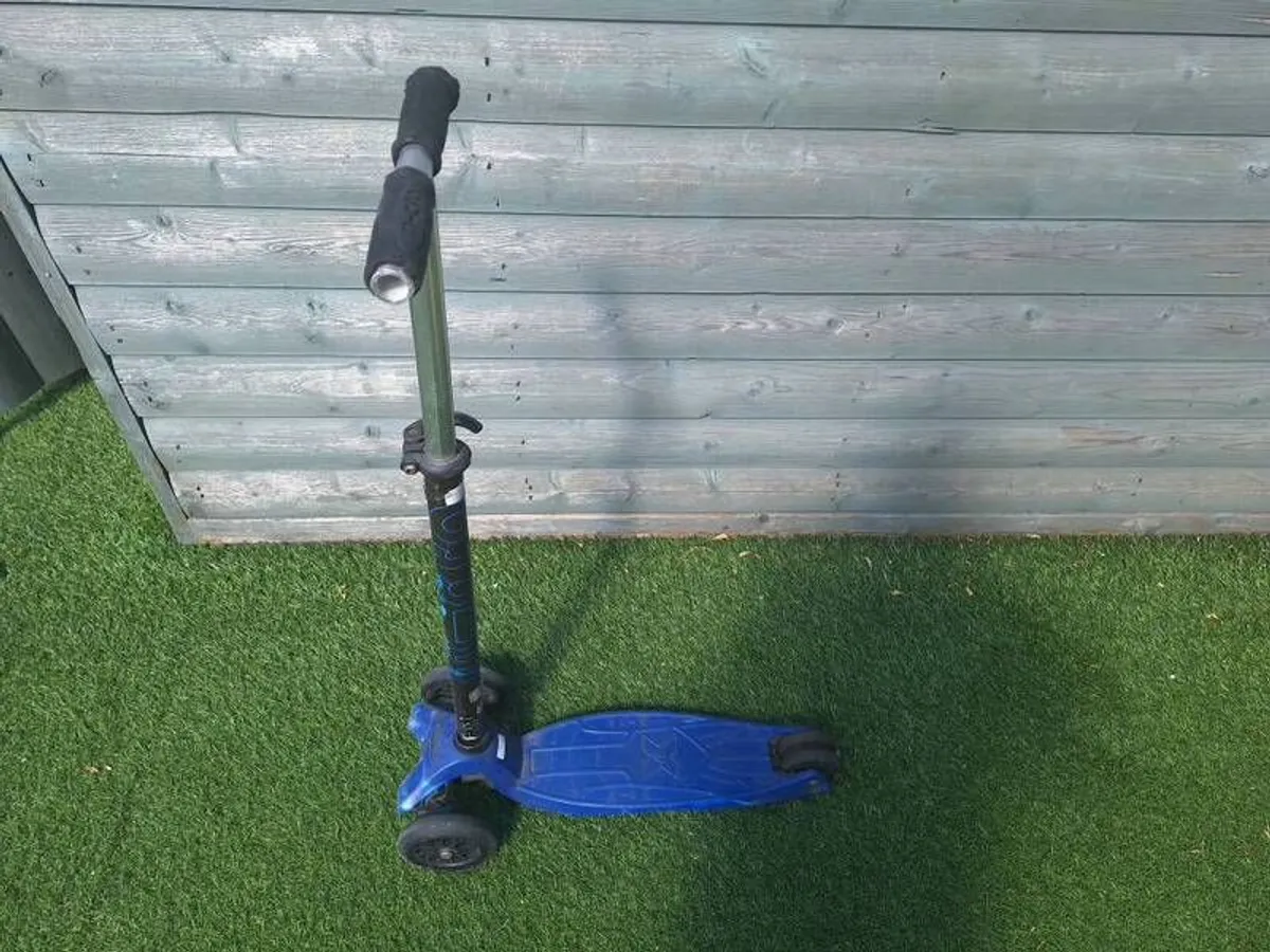 Scooter - Image 1