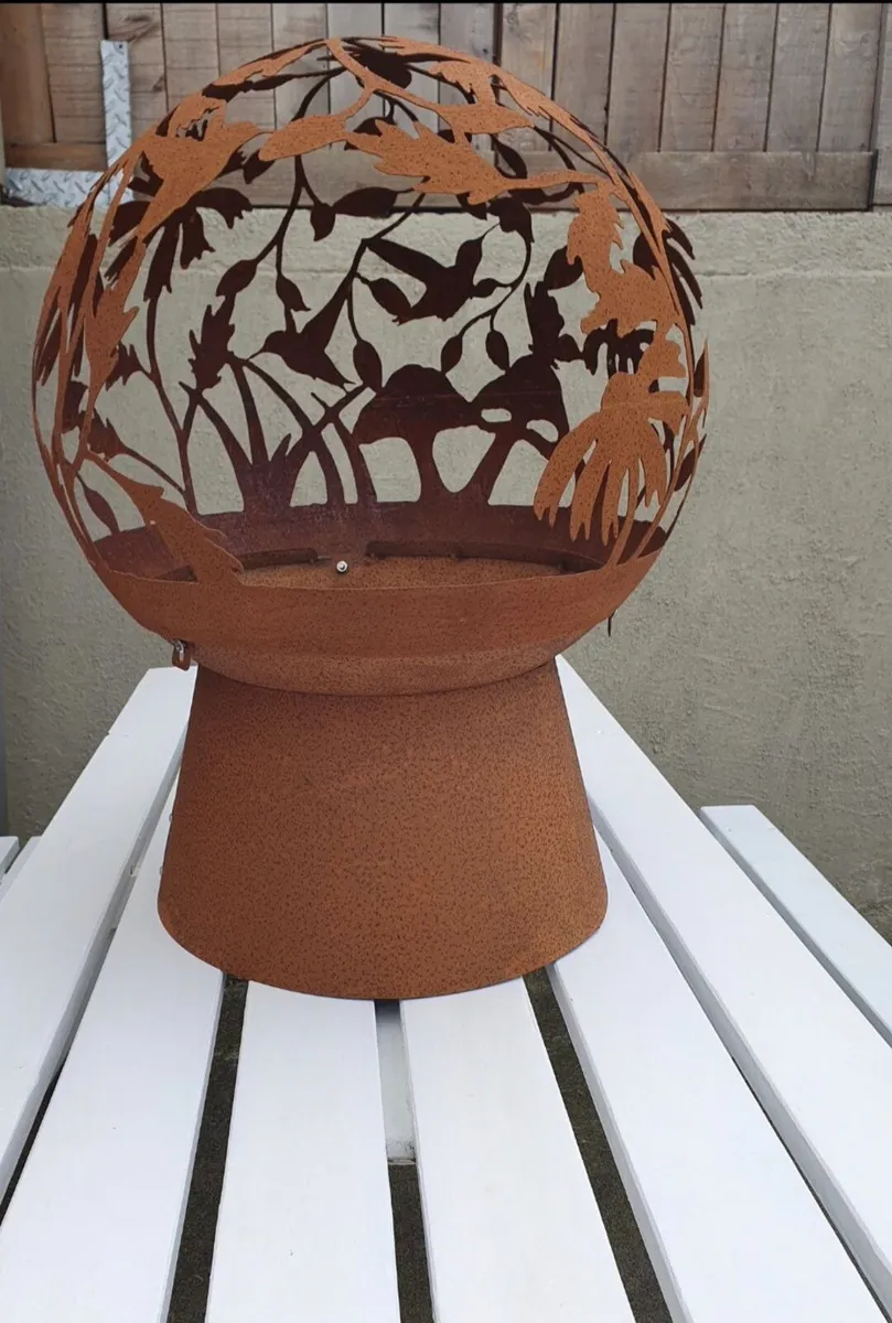 Large Fire pit la Hacienda Globe - Image 1