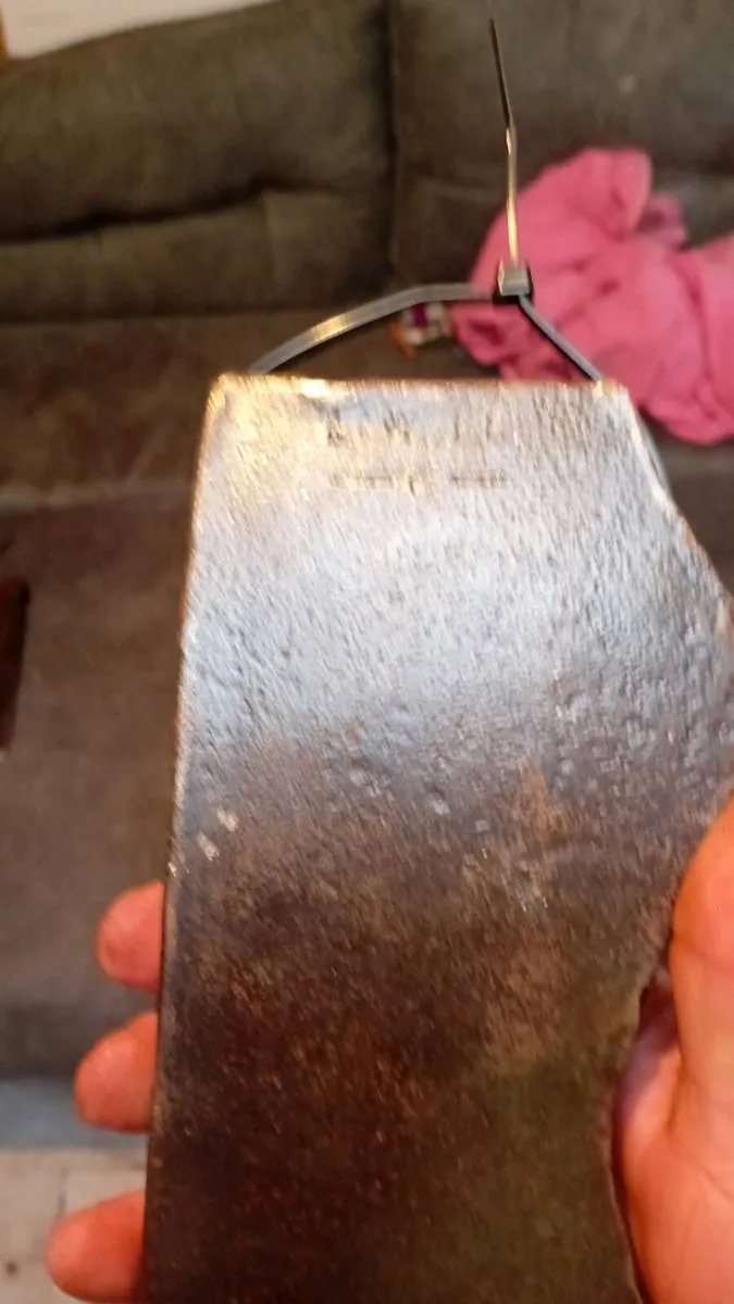 axe - Image 2