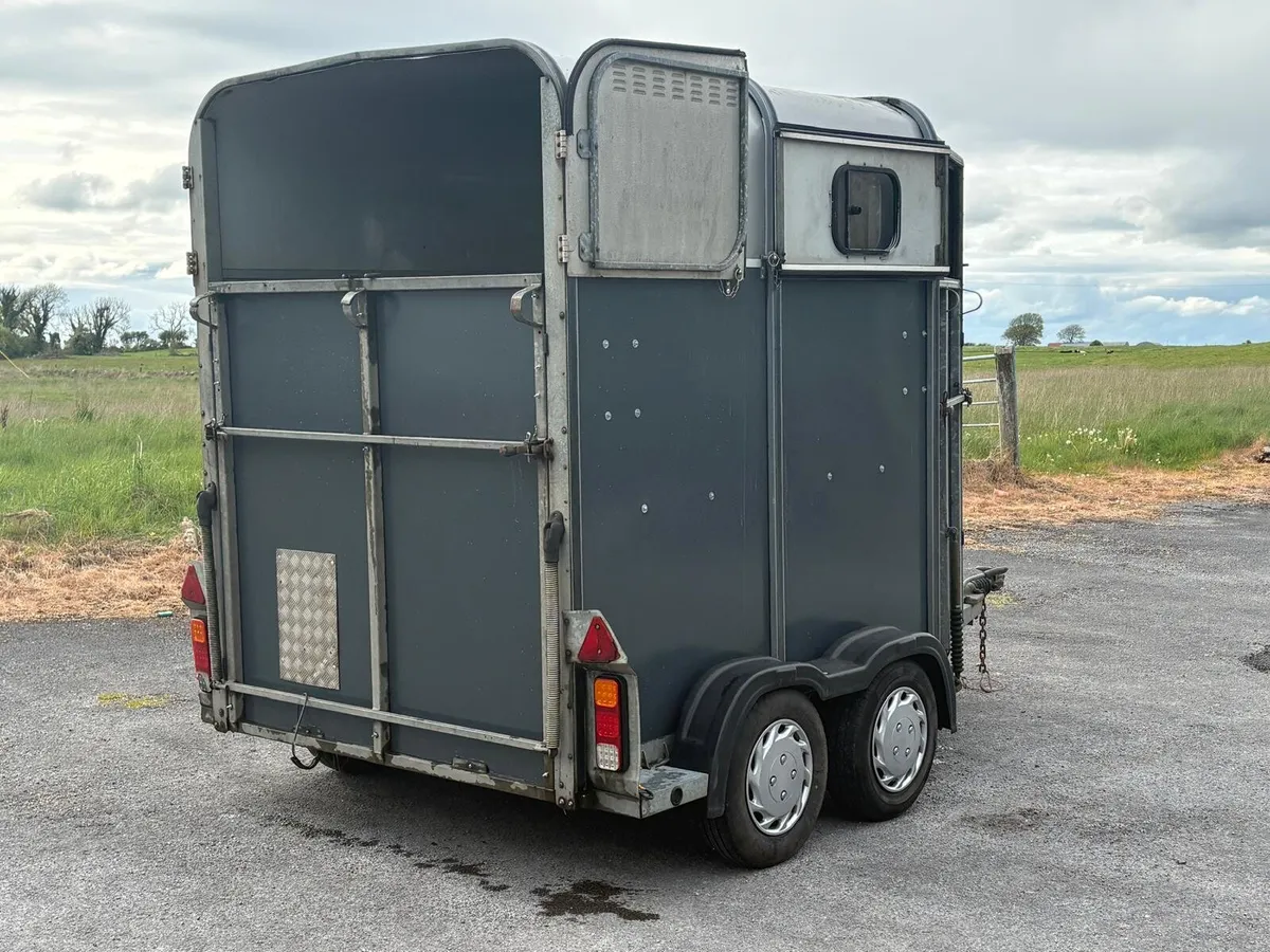 2005 505hb classic horse box perfect condition - Image 4