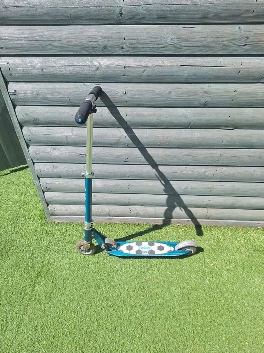 Micro Scooter - Image 2