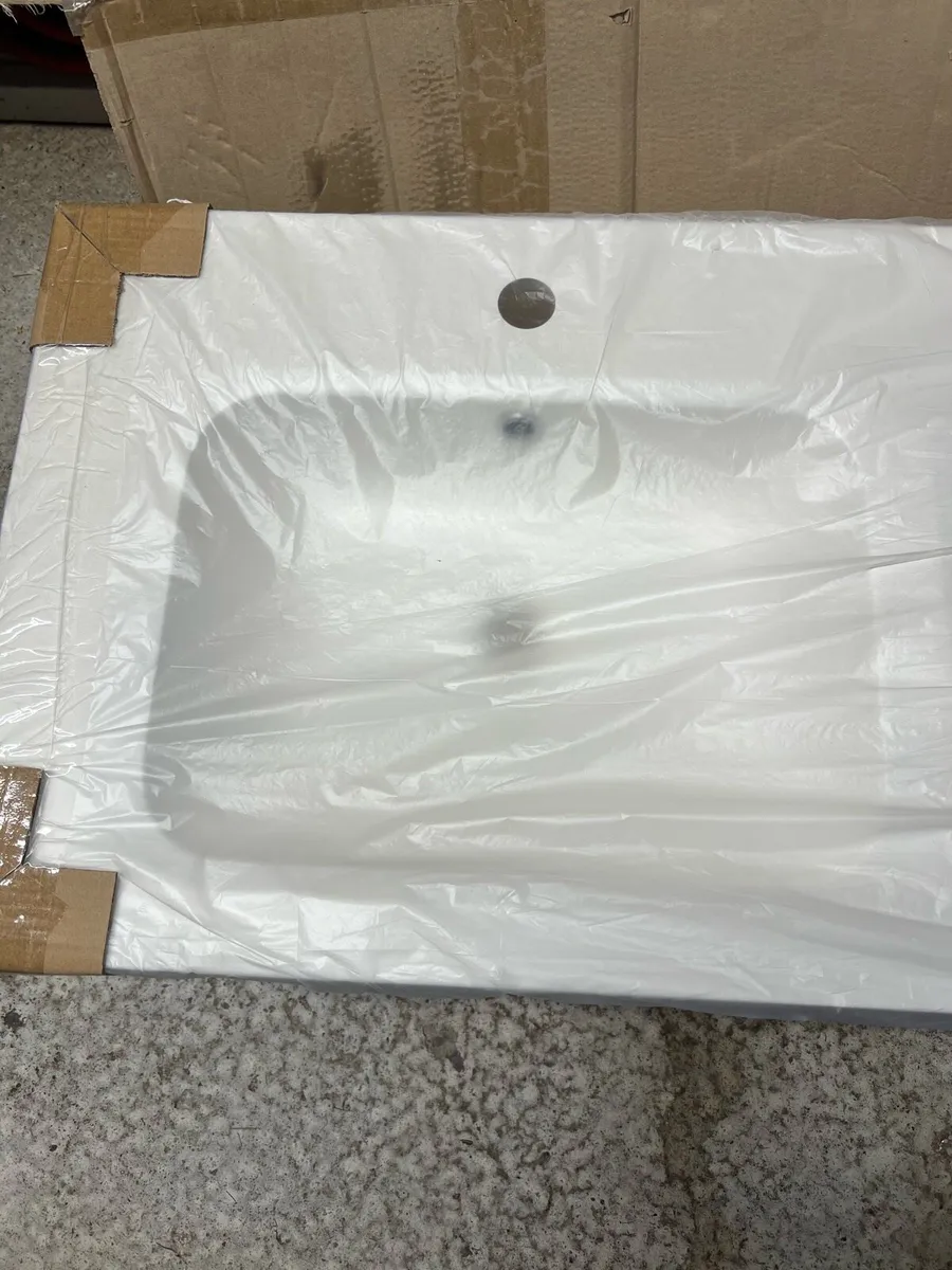 Bathroom sink - Image 2