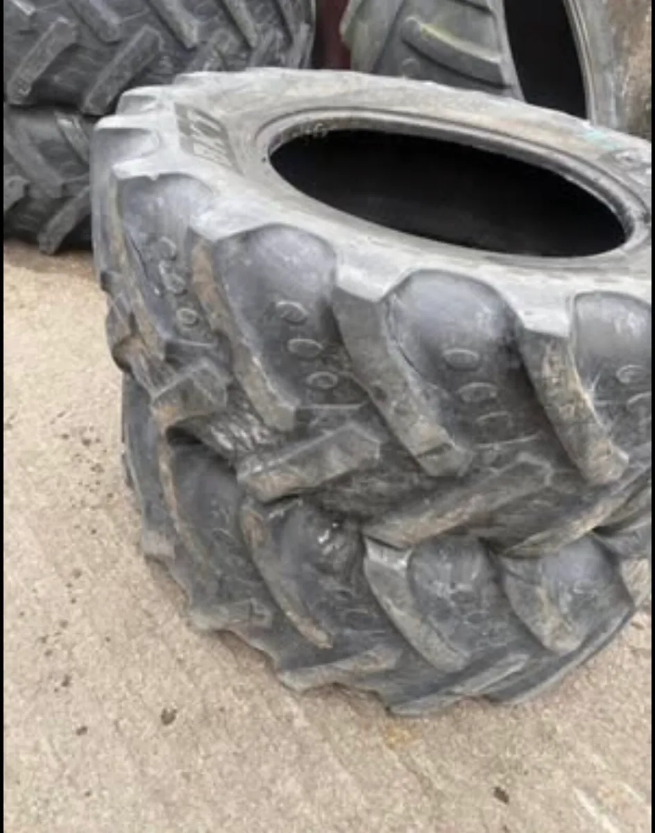 Pair of 460/85 R38 and pair of 420/85 R28 - Image 4