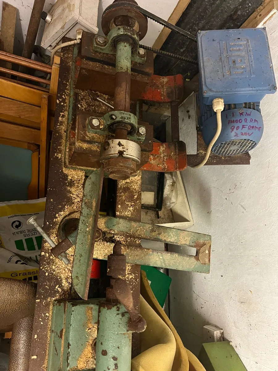 Old style lathe - Image 2