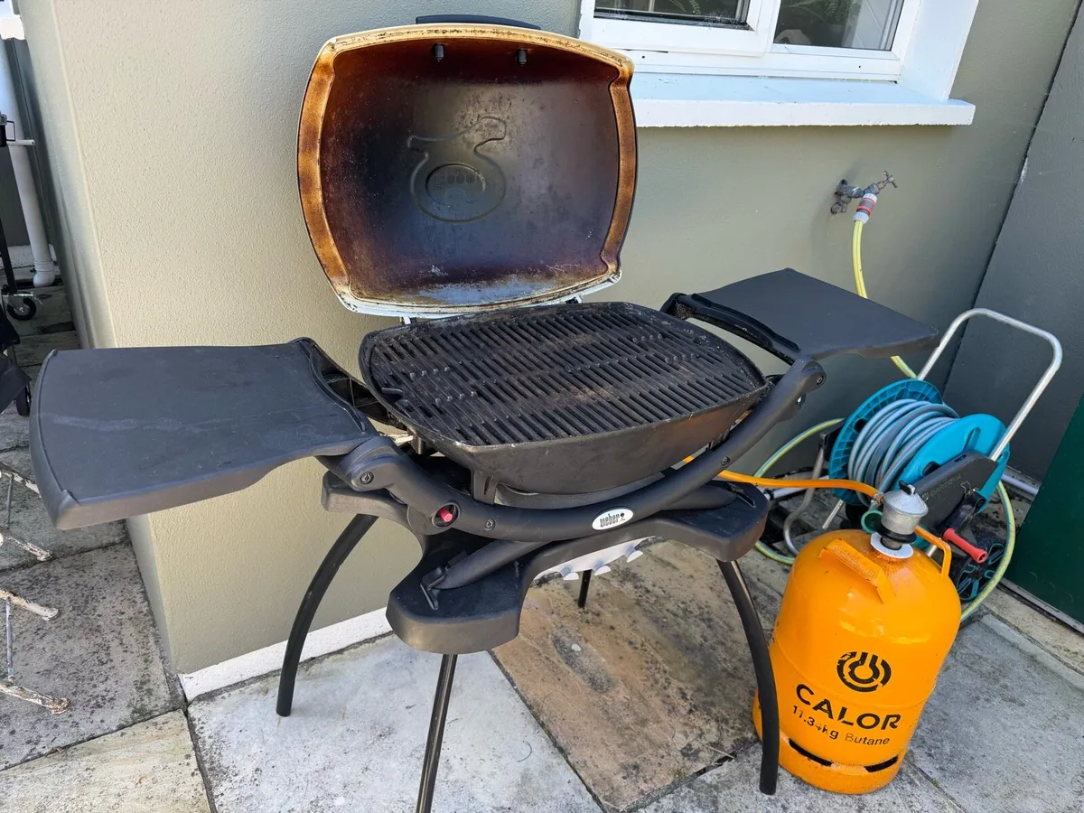 Weber Q2000 Gas Grill. + Griddle + Stand - Image 3