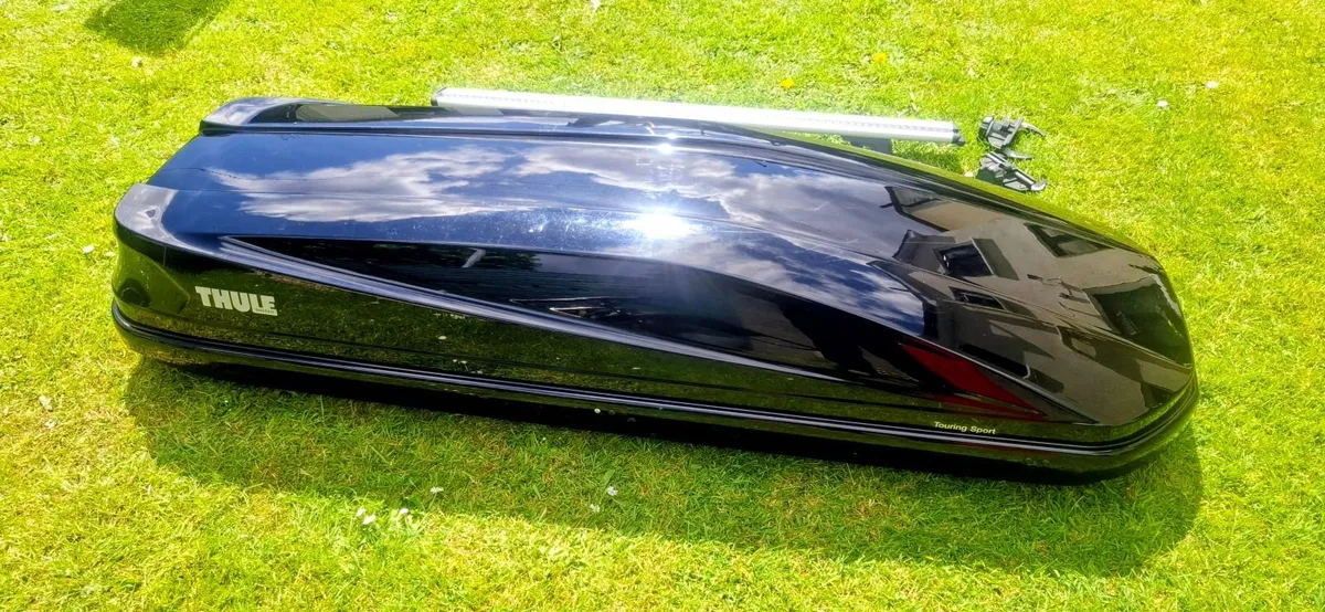 Thule Touring Sport roof box and Ford cross bars - Image 2