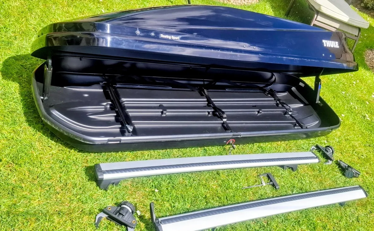 Thule Touring Sport roof box and Ford cross bars - Image 4