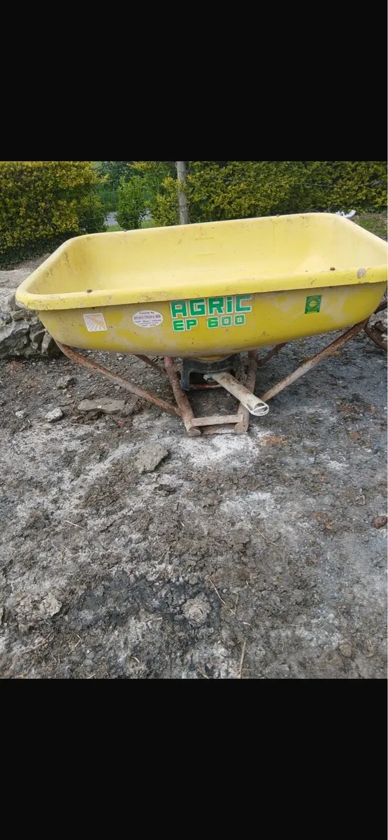 Fertiliser Spreader - Image 1
