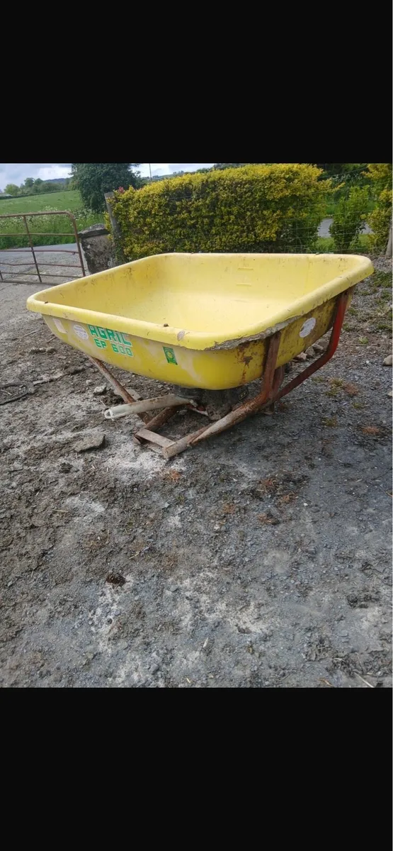Fertiliser Spreader - Image 2